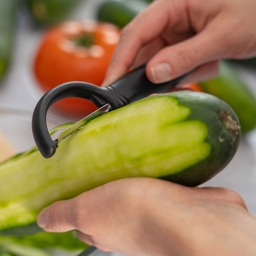 Cutting Board And Knife Set - German Stainless Steel Paring Knife, Utility Knife, Vegetable Peeler, Wooden Chopping Board G58863