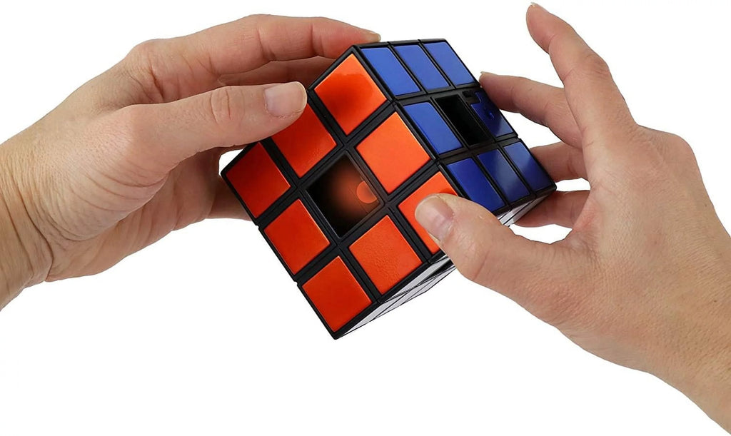 Rubik's Revolution Y447472