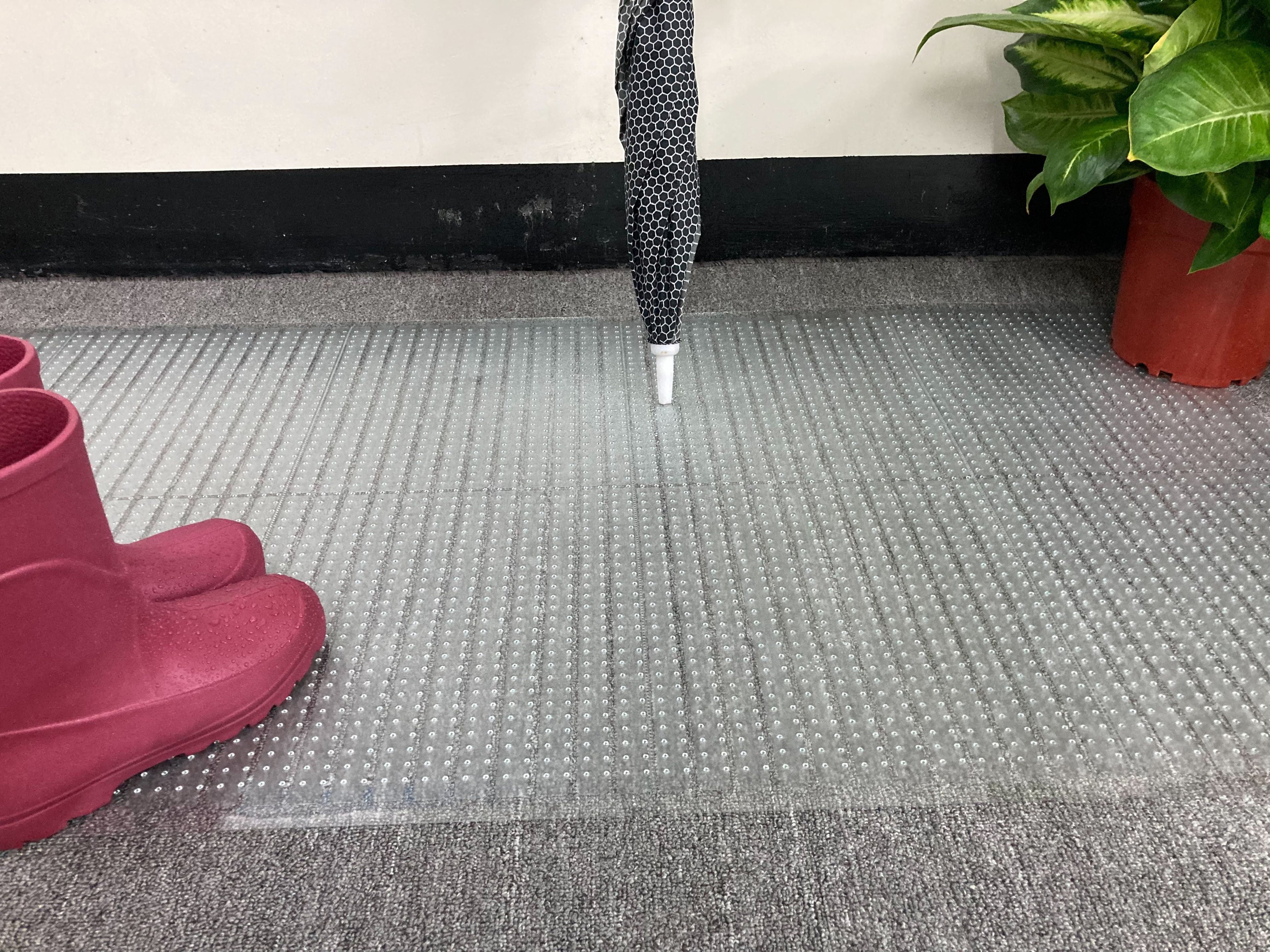 Clear Waterproof Non-Slip Runner Rug V751